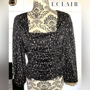 ECLAIR Women’s black & white cropped blouse- Small